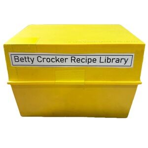1971 Betty Crocker Recipe Card Library 2 Tone Yellow Box with Cards Vintage READ